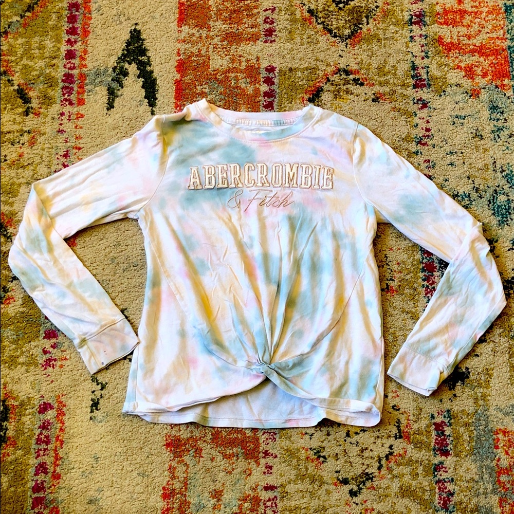 🧜🏼‍♀️3 for $15 listing!🧜🏼‍♀️ Abercrombie long sleeve twist front shirt
